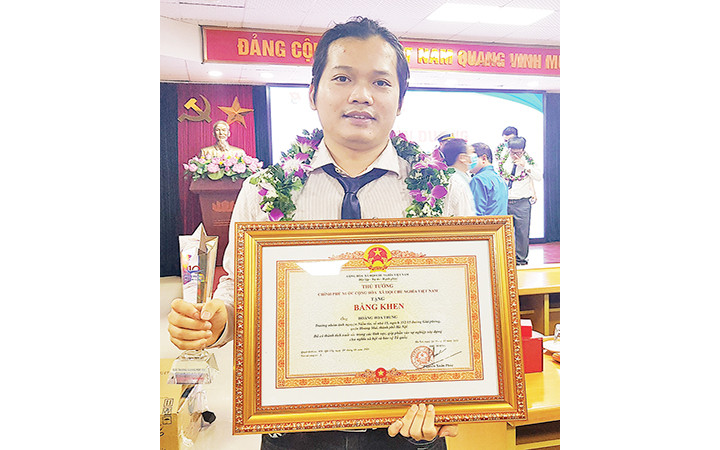 Nâng cánh ước mơ cùng Trung nuôi em