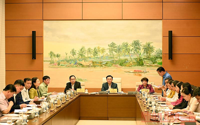 Quang cảnh buổi làm việc với Ủy ban về các vấn đề Xã hội. (Ảnh Duy Linh) Chủ tịch Quốc hội Vương Đình Huệ làm việc với Ủy ban về các vấn đề Xã hội và Ủy ban Pháp luật -0