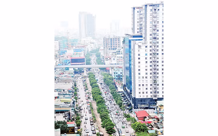 Những khu phố ồn ã suốt ngày đêm. Ảnh | TRẦN HẢI