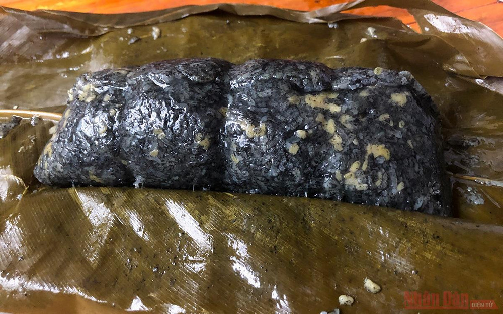 Độc đáo bánh chưng đen Na Kim ảnh 1 Độc đáo bánh chưng đen Na Kim -0