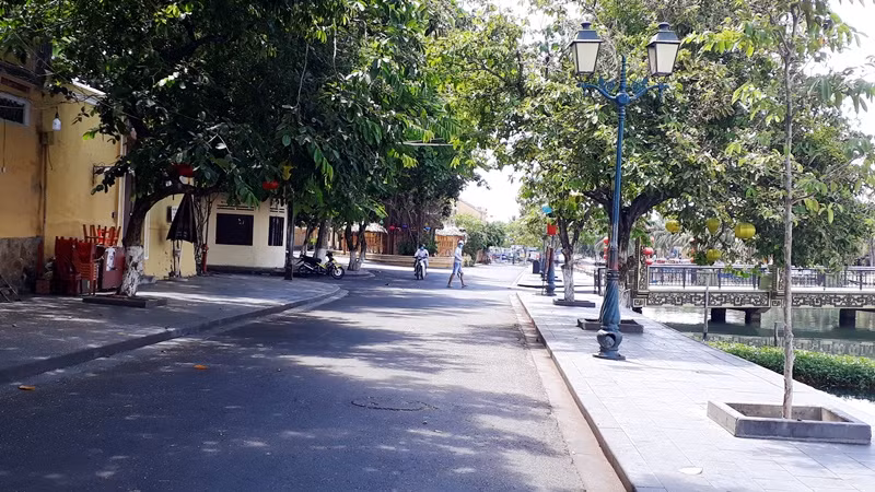 Phố phường Hội An vắng vẻ, yên ắng trong lần giãn cách thứ 2.