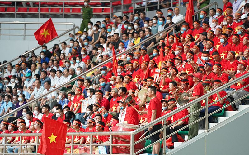 Khán giả cổ vũ cho các đội tuyển Futsal trên khán đài. Khai mạc môn Futsal nam SEA Games 31 -0