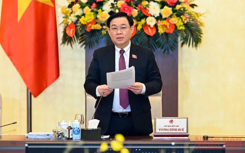 Chủ tịch Quốc hội Vương Đình Huệ phát biểu bế mạc phiên họp thứ 10 của Ủy ban Thường vụ Quốc hội. (Ảnh: DUY LINH)