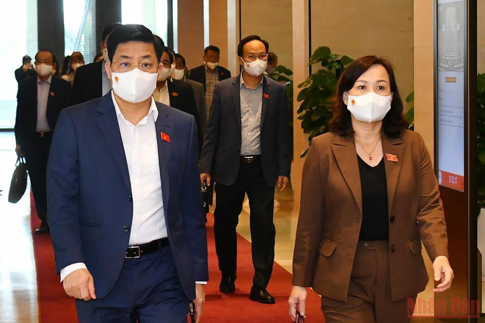 Không khí sôi nổi, dân chủ, thẳng thắn tại phiên chất vấn và trả lời chất vấn của Quốc hội ảnh 3 Không khí sôi nổi, dân chủ, thẳng thắn tại phiên chất vấn và trả lời chất vấn của Quốc hội -0