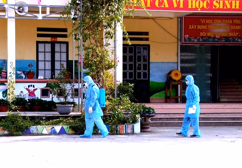 Lào Cai nỗ lực dập dịch trong trường học -0