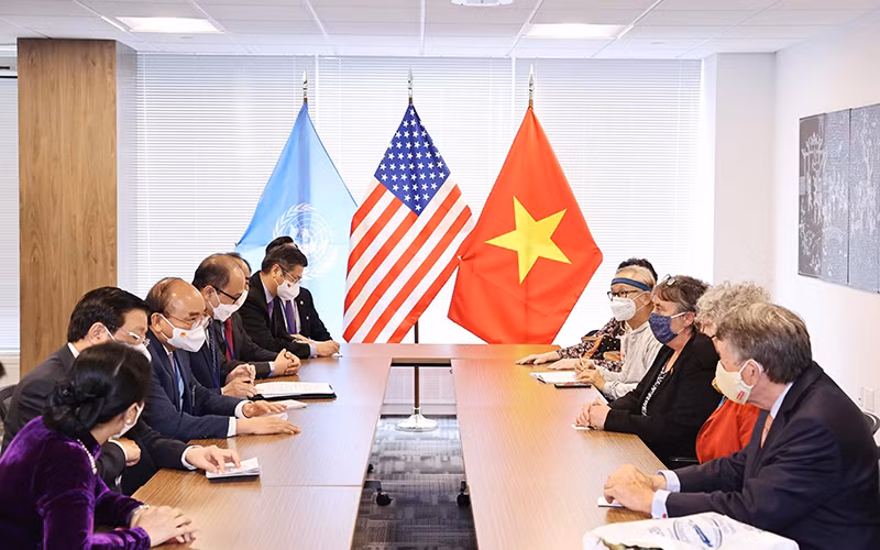 Chủ tịch nước Nguyễn Xuân Phúc tiếp đại diện bạn bè Hoa Kỳ nhân kỷ niệm 60 năm thảm họa da cam ở Việt Nam. (Ảnh: Thống Nhất/TTXVN)