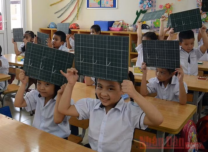 Học sinh lớp 1. Ảnh: DUY LINH