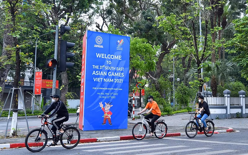 Công tác quảng bá, thông tin về SEA Games 31 trên các tuyến phố chính của Hà Nội. (Ảnh: Thủy Nguyên)