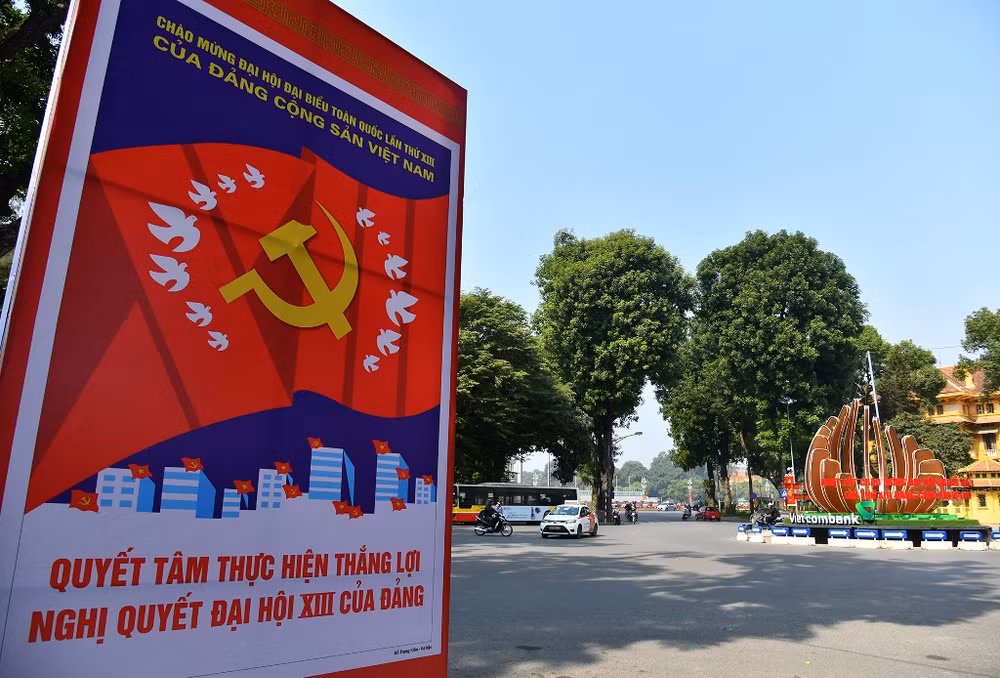 Hà Nội rực rỡ cờ hoa chào mừng Đại hội lần thứ XIII của Đảng -0