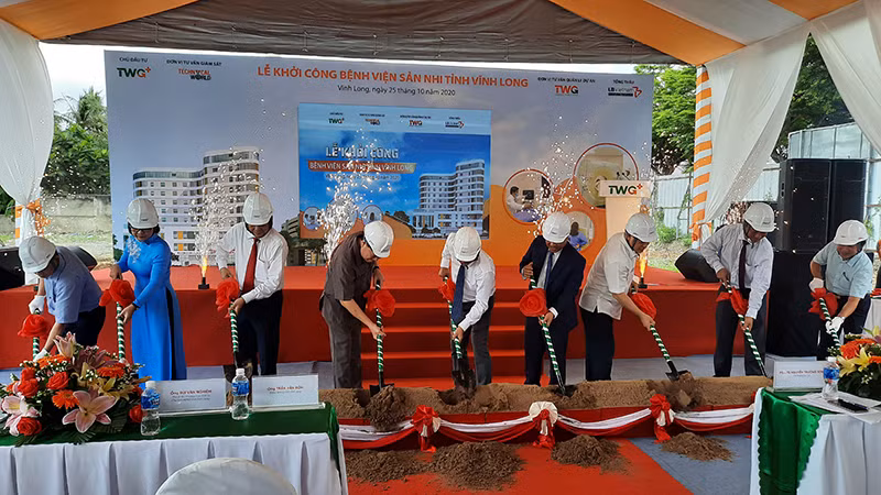 Lễ động thổ khởi công Dự án Bệnh viện Sản Nhi tỉnh Vĩnh Long vào sáng 25-10.
