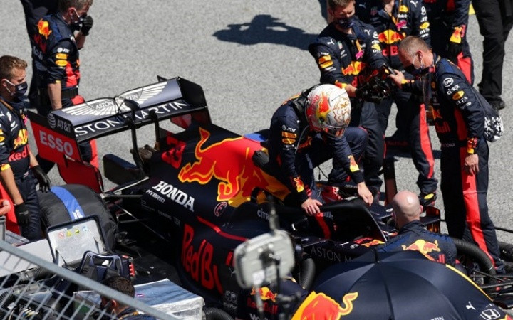 Verstappen sớm phải rời cuộc chơi chỉ sau 14 vòng đầu tiên. (Ảnh: F1) A3_4-1594009691684.jpg