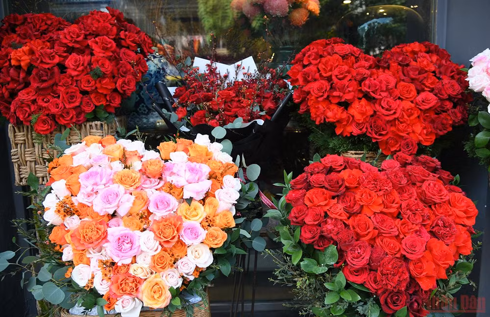 Thị trường quà tặng Valentine 2022: Đa dạng sản phẩm, mua sắm online lên ngôi -0