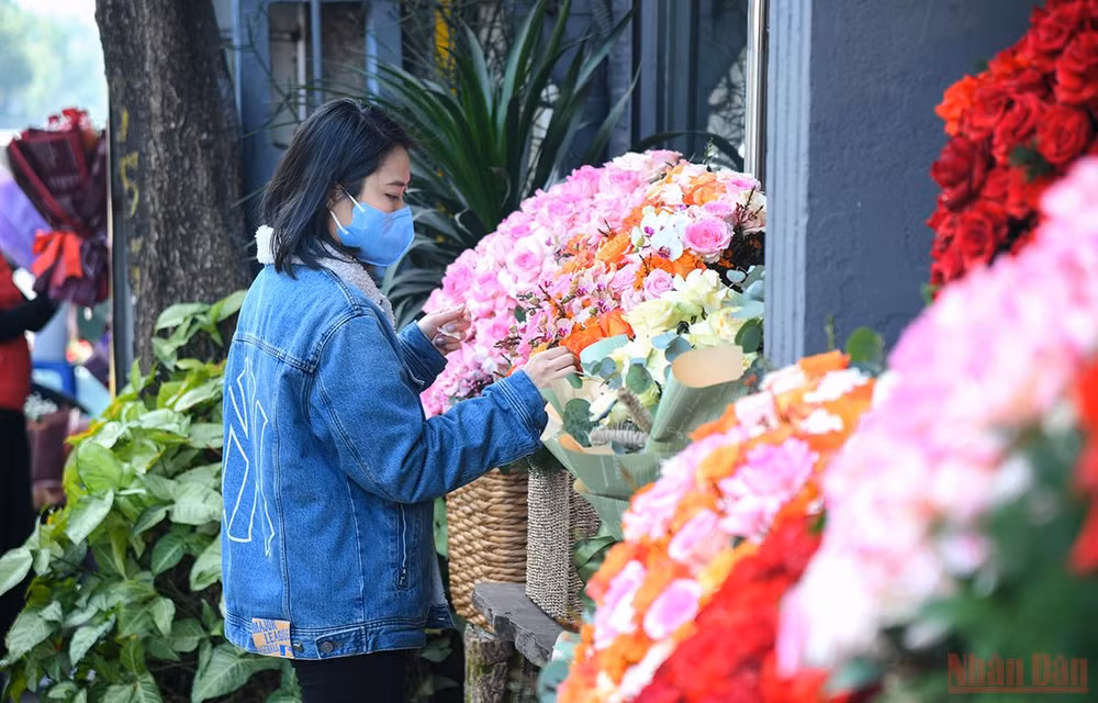 Thị trường quà tặng Valentine 2022: Đa dạng sản phẩm, mua sắm online lên ngôi -0