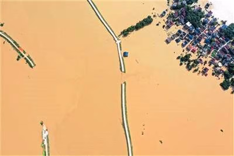 Nguyên nhân cơn bão số 1 năm 2020 ở Trung Quốc xô đổ nhiều kỷ lục -0