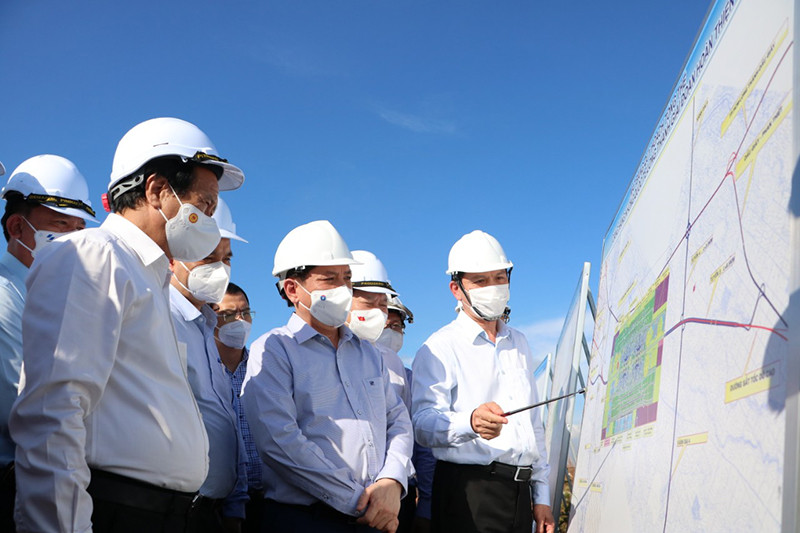 Phó Thủ tướng Lê Văn Thành kiểm tra tại hiện trường khu vực xây dựng sân bay Long Thành. Không để chậm tiến độ xây dựng sân bay Long Thành -0
