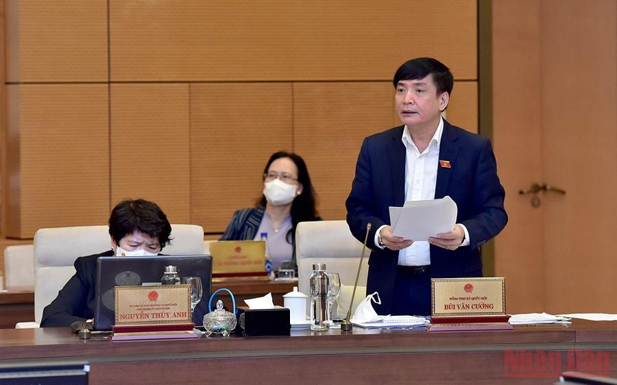 Tổng Thư ký Quốc hội, Chủ nhiệm Văn phòng Quốc hội Bùi Văn Cường phát biểu cho ý kiến vào nội dung phiên họp bất thường. (Ảnh: DUY LINH) Phát huy tiềm năng, lợi thế để phát triển thành phố Cần Thơ nhanh và bền vững -0