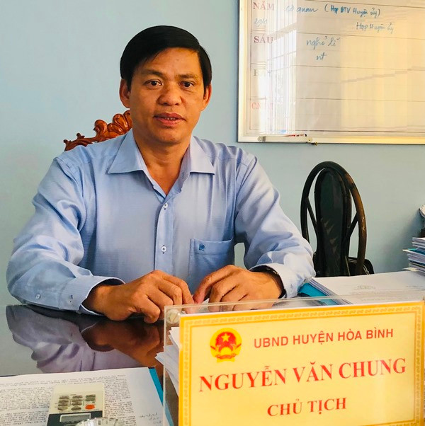 Chủ tịch UBND huyện Hòa Bình (Bạc Liêu) Nguyễn Văn Chung. (Ảnh TD) Huyện Hòa Bình (Bạc Liêu) nghiêm túc tiếp thu vấn đề Nhân Dân điện tử nêu -0