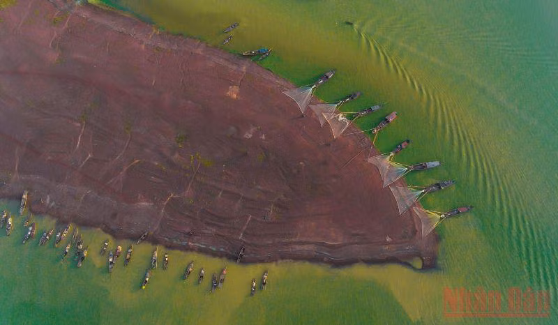 Bến Nôm đẹp ngỡ ngàng mùa nước cạn -0