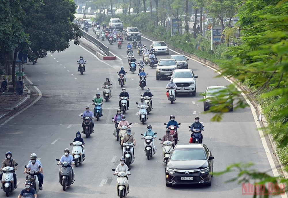 Hà Nội nhộn nhịp trở lại trong ngày đầu nới lỏng giãn cách ảnh 4 Hà Nội nhộn nhịp trở lại trong ngày đầu nới lỏng giãn cách -0