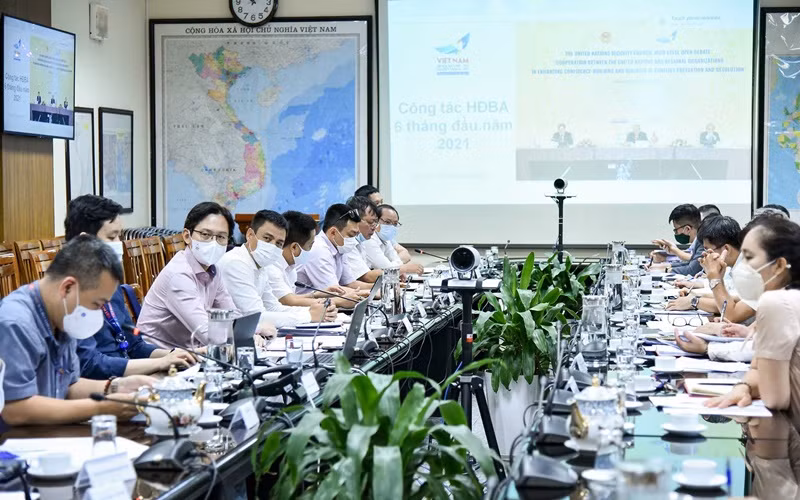 Ngày 1/7, Thứ trưởng Ngoại giao Đặng Hoàng Giang, Tổ trưởng Tổ công tác liên ngành về việc Việt Nam đảm nhiệm cương vị Ủy viên không thường trực Hội đồng Bảo an Liên hợp quốc chủ trì cuộc họp sơ kết 6 tháng đầu năm 2021. (Ảnh: Báo Thế giới và Việt Nam)