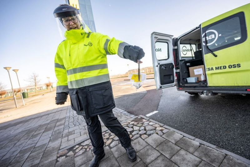 Mẫu xét nghiệm PCR cuối cùng được thu thập tại một điểm xét nghiệm ở Svagertorp, Malmoe, Thụy Điển, ngày 8/2/2022, trong bối cảnh Thụy Điển thay đổi chiến lược xét nghiệm Covid-19. (Ảnh: TT News/REUTERS) Làn sóng lây nhiễm Covid-19 tại Đức được dự báo sớm đạt đỉnh -0