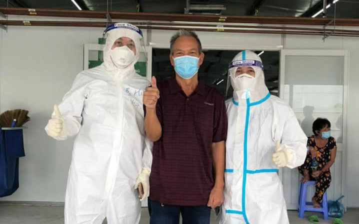 Bệnh nhân P.Đ.T ra viện sau hơn 20 ngày giành giật sự sống từ "lưỡi hái tử thần". Trung tâm hồi sức của Bệnh viện Việt Đức cho xuất viện 15 bệnh nhân Covid-19 từng nguy kịch -0