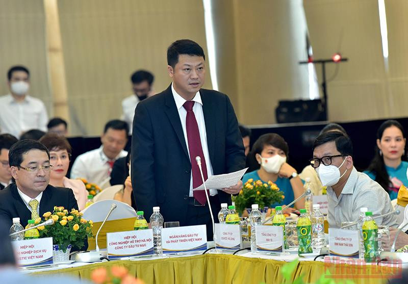 Đại diện doanh nghiệp phát biểu tại buổi làm việc. (Ảnh: ĐĂNG ANH) Quốc hội đồng hành ở mức cao nhất với cộng đồng doanh nghiệp để sớm phục hồi, phát triển -0