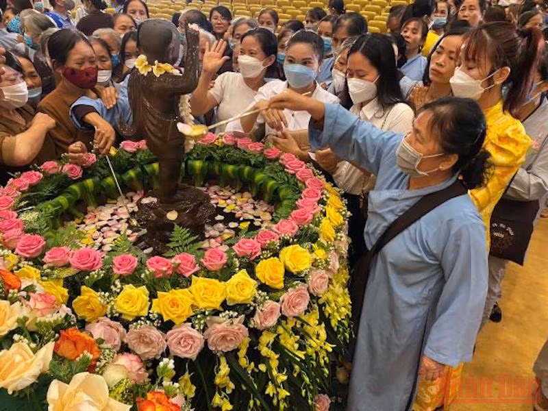 Hàng nghìn người tham dự Đại lễ Phật đản năm 2022 tại chùa Bái Đính -0