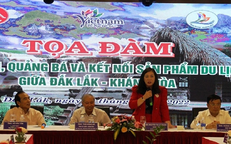 Giám đốc Sở Du lịch tỉnh Khánh Hòa Nguyễn Thị Lệ Thanh phát biểu tại buổi tọa đàm. Tăng cường kết nối du lịch giữa Đắk Lắk và Khánh Hòa -0