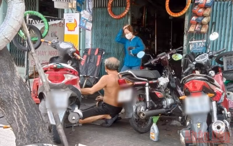 Cần chấm dứt tình trạng “ngoài chặt, trong lỏng” -1