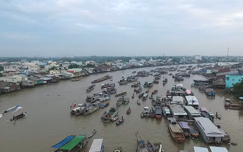 Một góc chợ nổi Cái Răng.