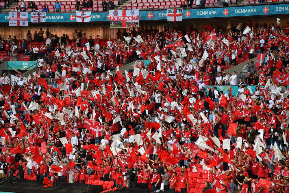 Bầu không khí cuồng nhiệt trên các khán đài sân Wembley. (Ảnh: UEFA) Nhìn lại chiến thắng lịch sử đưa Anh vào chung kết EURO 2020 -0
