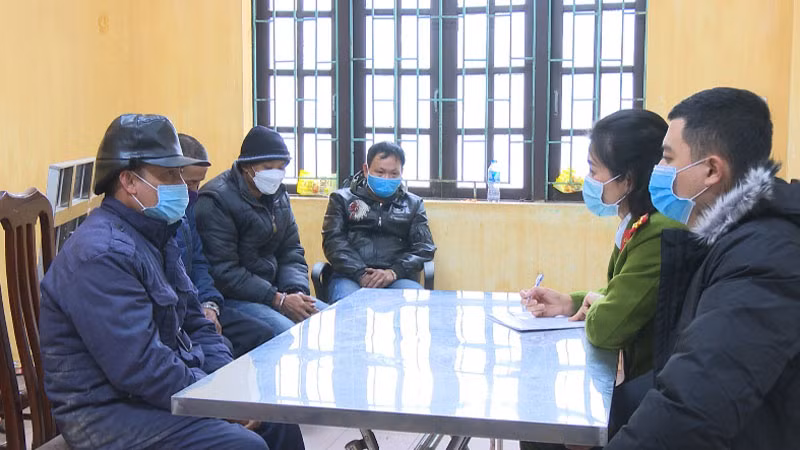 Các đối tượng tại Cơ quan công an.