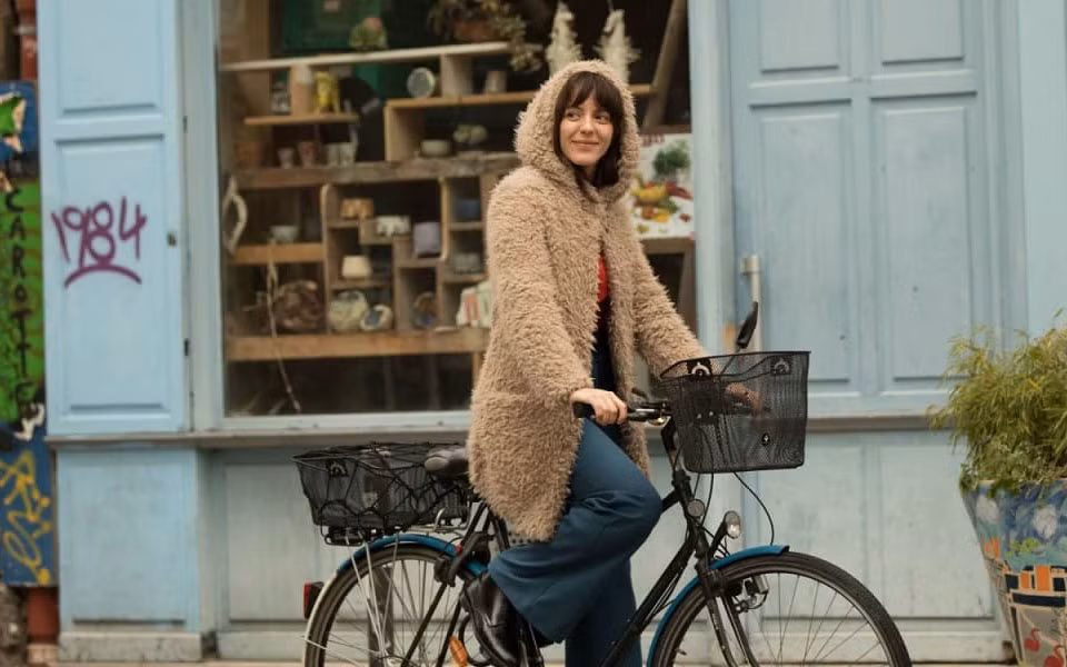 Cảnh trong phim "Emma Peeters". (Ảnh: Screen Queen)