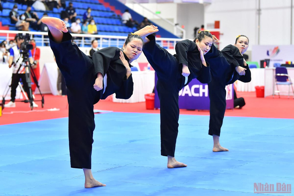 Các cô gái đã vượt qua được áp lực khi sau 5 nội dung biểu diễn của Pencak Silat, các vận động viên Việt Nam vẫn chưa thể giành được huy chương vàng nào. Bài biểu diễn mang về tấm huy chương Vàng đầu tiên cho Pencak Silat Việt Nam tại SEA Games 31 -3
