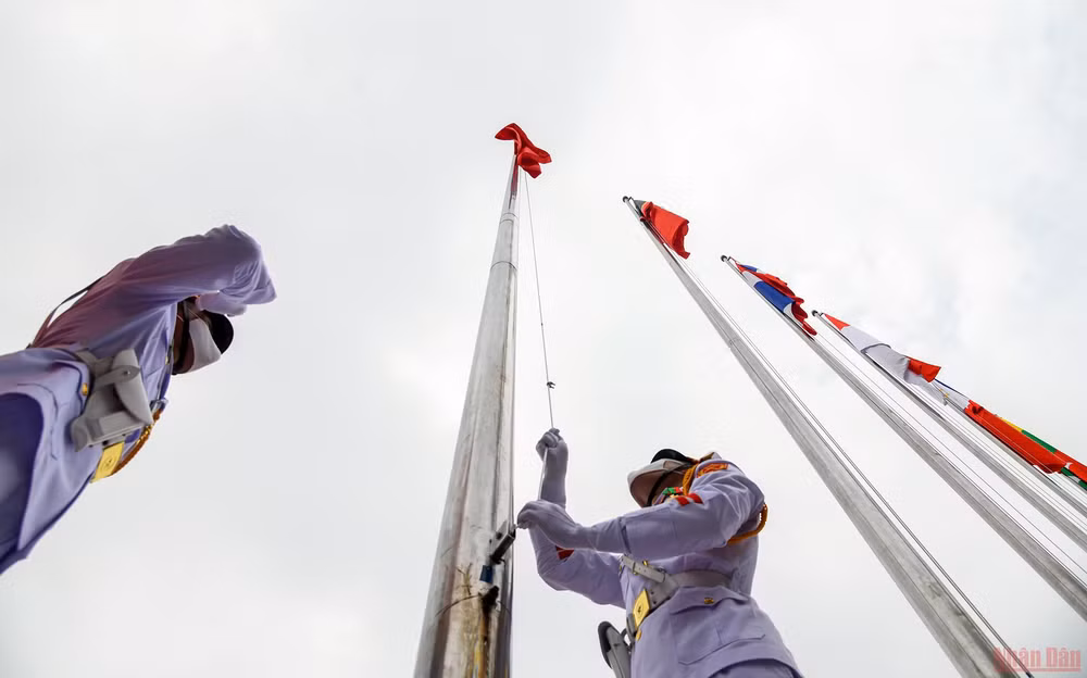 Cận cảnh lễ thượng cờ các Đoàn thể thao dự SEA Games 31 -0