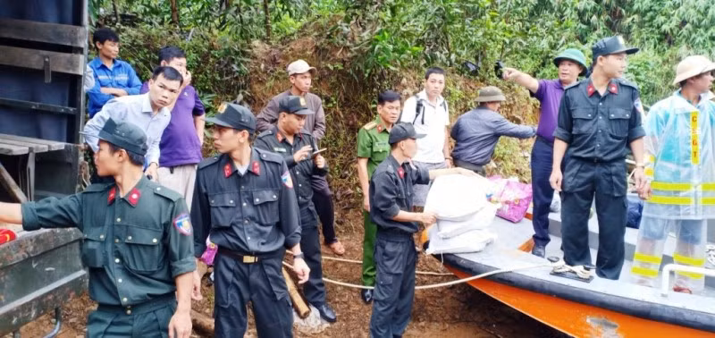 Thiết lập cầu đường thủy tiến vào Rào Trăng 3 -0