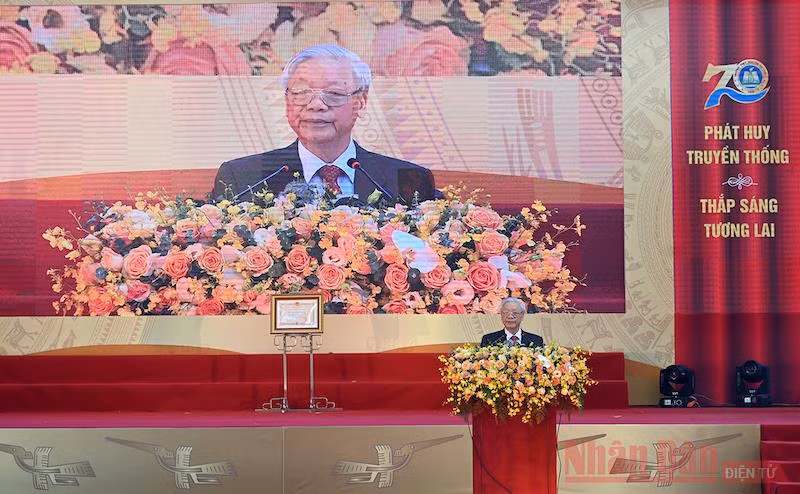 Tổng Bí thư, Chủ tịch nước Nguyễn Phú Trọng dự Lễ kỷ niệm 70 năm thành lập Trường Nguyễn Gia Thiều -0