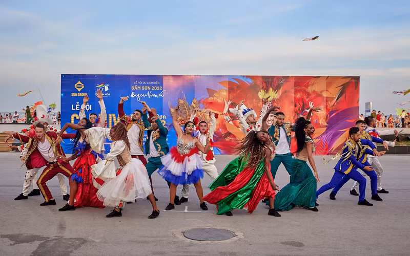 Lễ hội Carnival Sầm Sơn trở lại đầy màu sắc. 