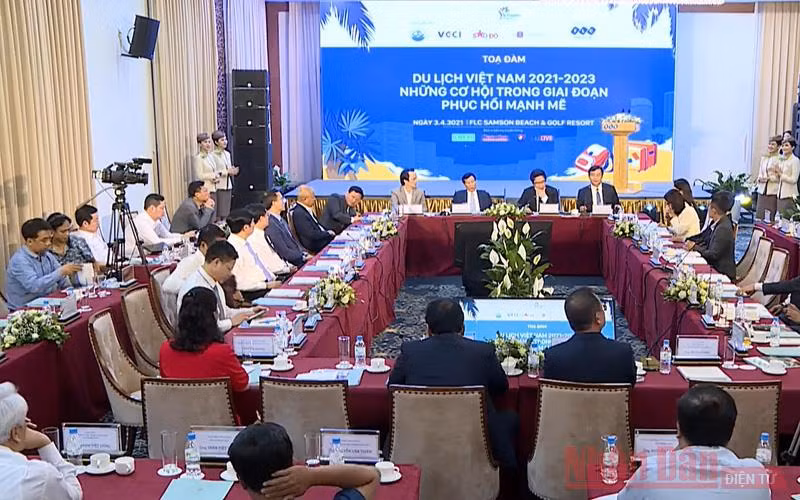 Buổi tọa đàm "Du lịch Việt Nam 2021-2023: Những cơ hội trong giai đoạn phục hồi mạnh mẽ".