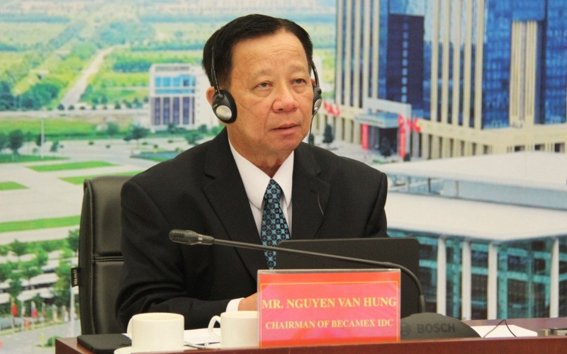 Chủ tịch HĐQT Tổng Công ty Becamex IDC Nguyễn Văn Hùng phát biểu ý kiến tại lễ ký kết. Tăng tốc phát triển Thành phố Thông minh Bình Dương -0