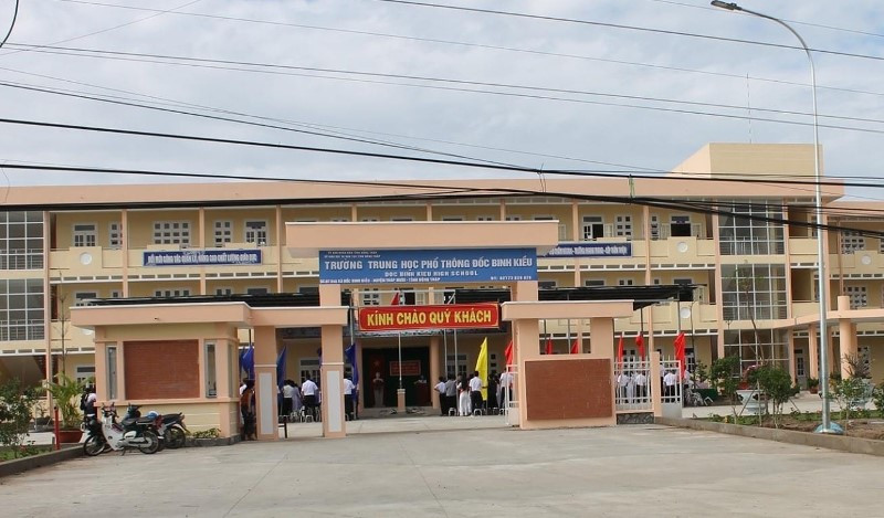Trường THPT Đốc Binh Kiều.
