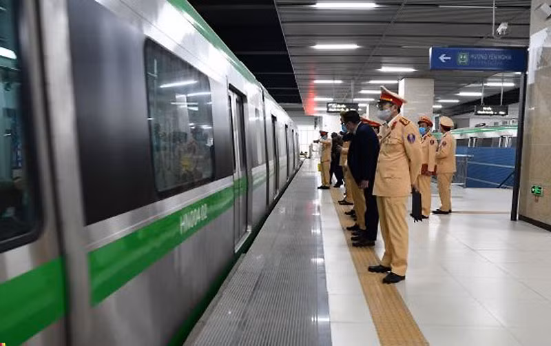 Lực lượng Cảnh sát giao thông sẽ giám sát việc chấp hành quy định về an toàn giao thông của nhân viên vận hành tàu Cát Linh-Hà Đông và hành khách đi tàu.