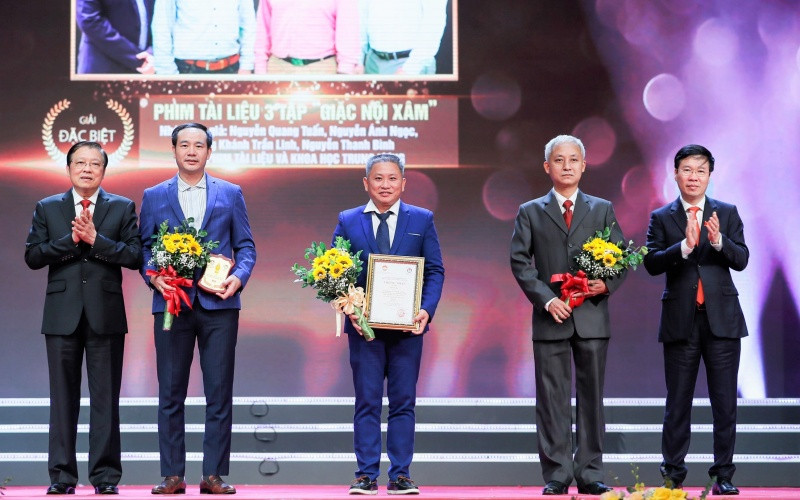 Vinh danh tác phẩm đoạt Giải đặc biệt. 5-1636817244093.jpg