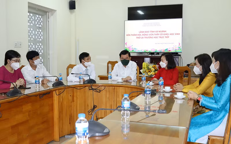 Học sinh Đồng Nai chính thức trở lại trường học -0