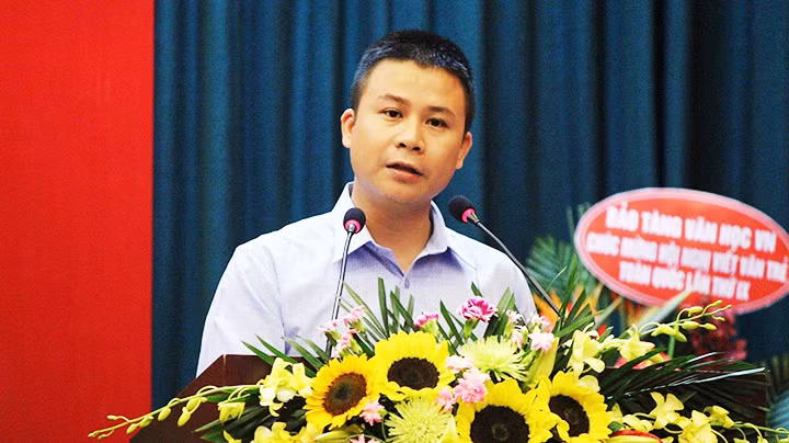 Ngẫm về ích lợi của thơ ca -0