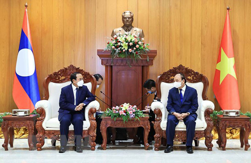 Chủ tịch nước Nguyễn Xuân Phúc tiếp Phó Chủ tịch nước Lào Bunthoong Chitmany. (Ảnh: TTXVN) Chủ tịch nước Nguyễn Xuân Phúc tiếp kiến Phó Chủ tịch nước Lào -0