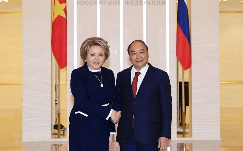 Chủ tịch nước Nguyễn Xuân Phúc gặp Chủ tịch Hội đồng Liên bang Nga Valentina Matvienko. (Ảnh: TTXVN)