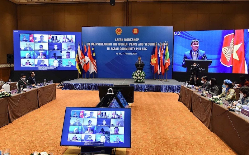 Các đại biểu dự hội thảo.
