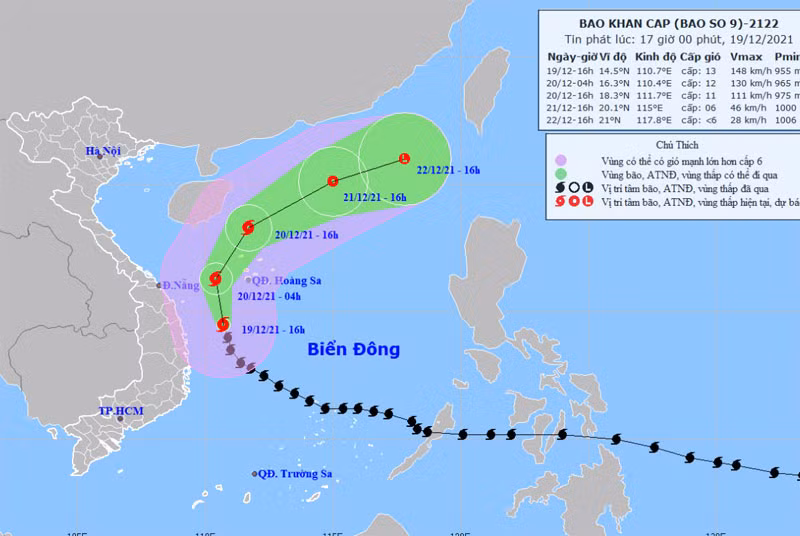 Vị trí và hướng di chuyển của bão số 9 lúc 17 giờ ngày 19/12. (Nguồn: nchmf.gov.vn)